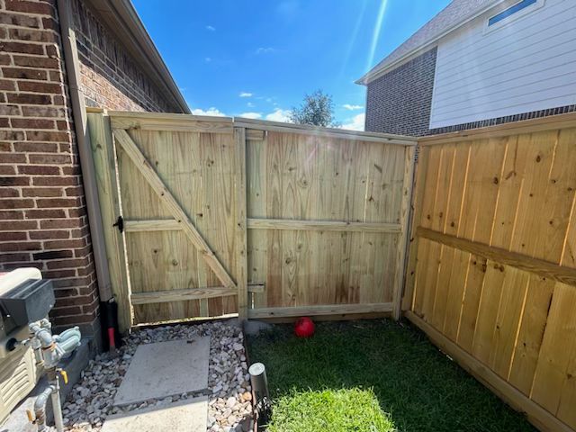 Walk-In Gate Repair in Fulshear Farms, Fulshear TX - Image 7